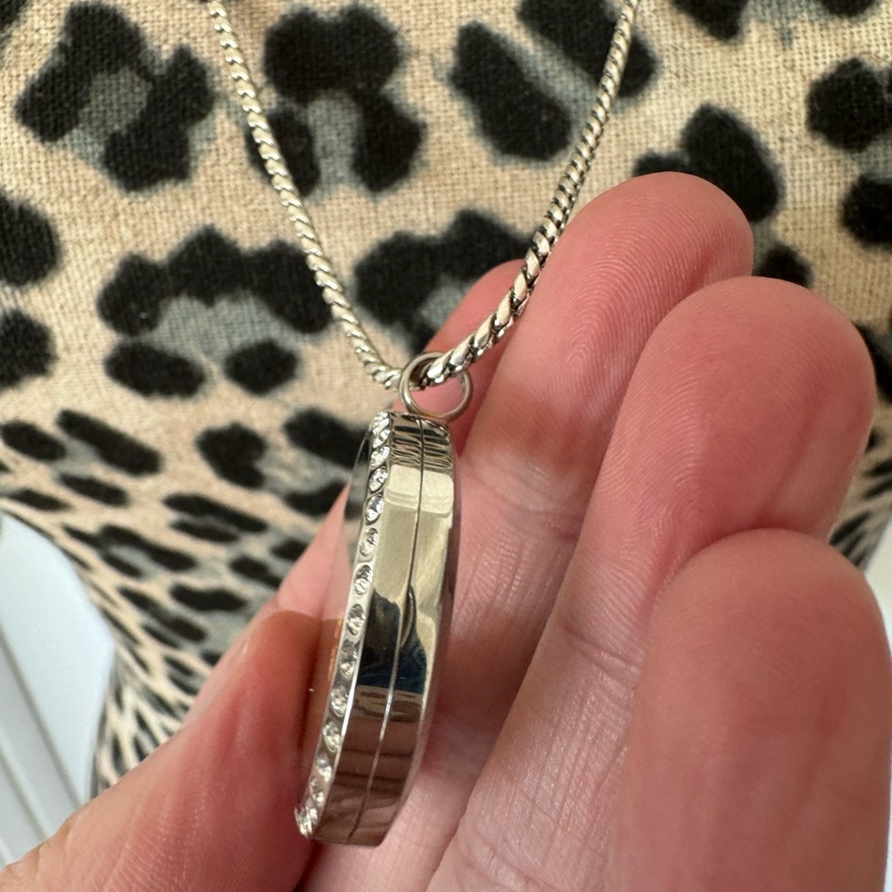 Origami Owl Silver Locket Necklace - Picture 3 of 10